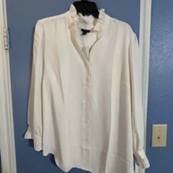 Ann Taylor Tops - Ann Taylor cream blouse